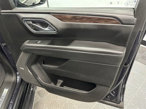 Used 2022 Chevrolet Tahoe LT w/ LT Signature Plus Package image 15