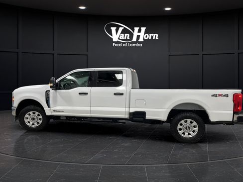Used 2024 Ford F250 XLT AWD/4WD image 6