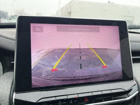 Used 2024 Jeep Compass Latitude w/ Sun and Sound Group image 17