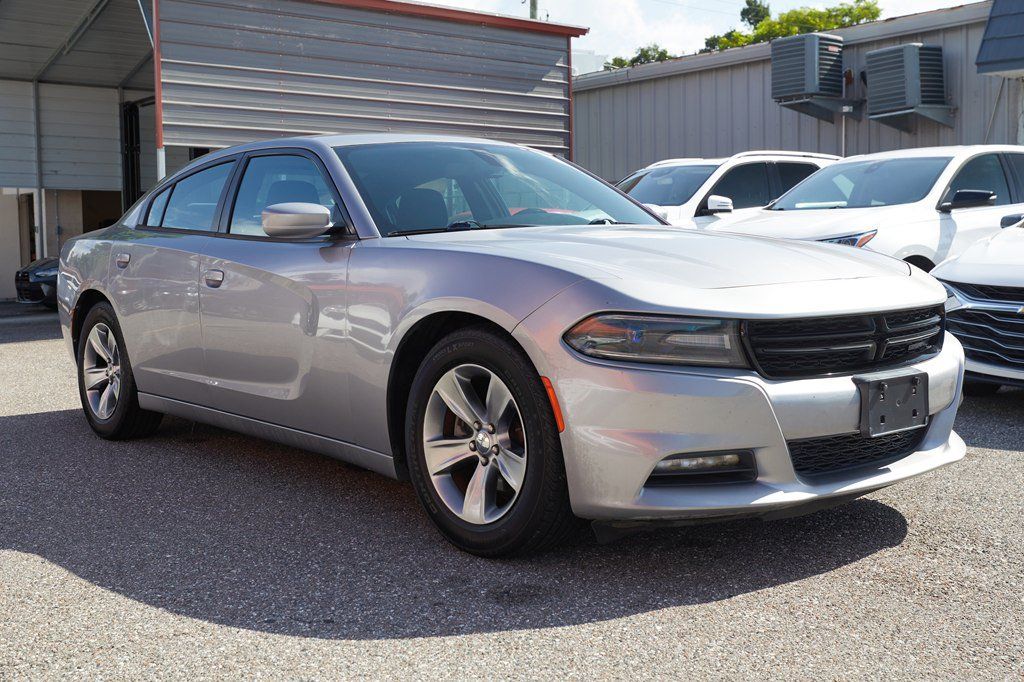 Used 2017 Dodge Charger SXT RWD image 5
