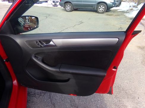 Used 2016 Volkswagen Jetta Sport w/ Lighting Package image 35