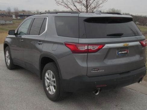Used 2019 Chevrolet Traverse LT image 2