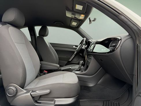 Used 2019 Volkswagen Beetle 2.0T S image 12