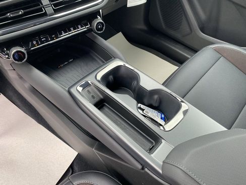 New 2025 Chevrolet Equinox EV RS image 17