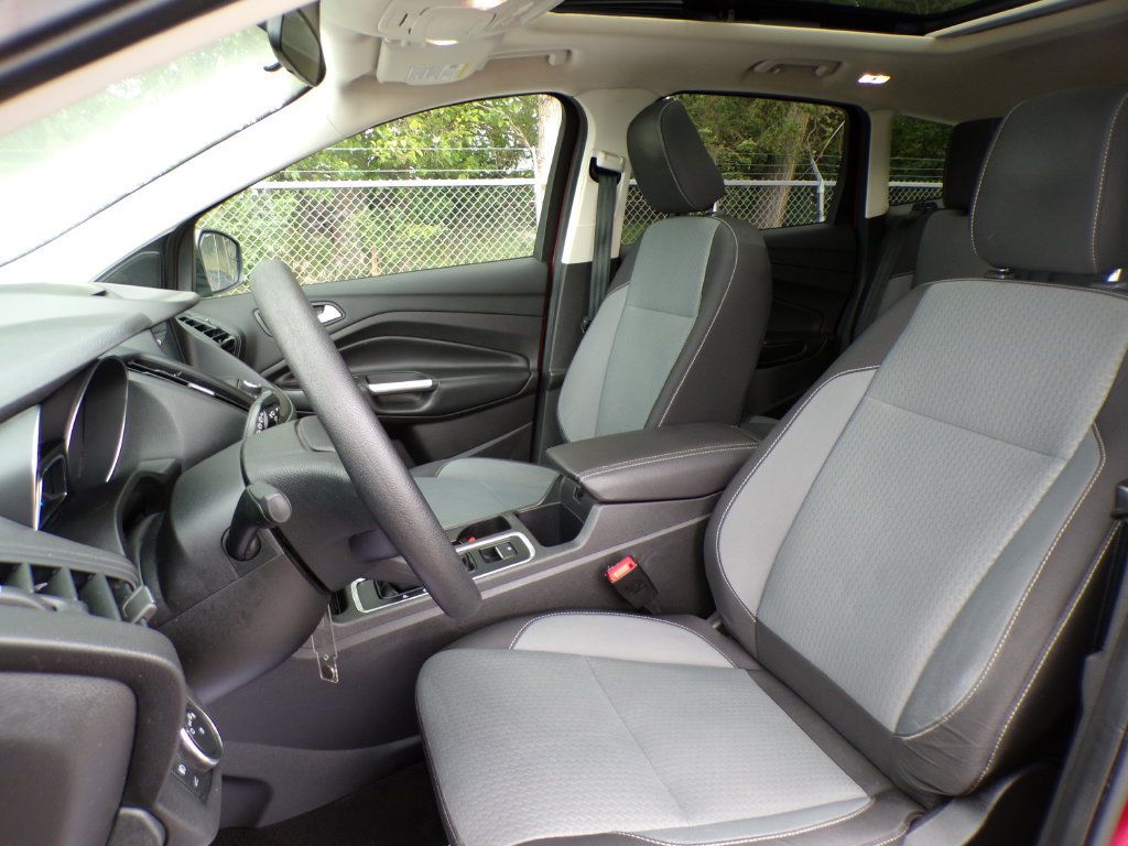 Used 2018 Ford Escape SE w/ SE Sync 3 Package AWD/4WD image 13