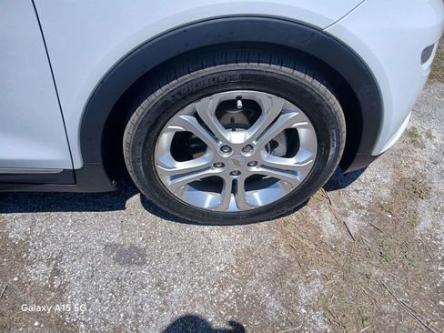 Used 2017 Chevrolet Bolt LT FWD image 20