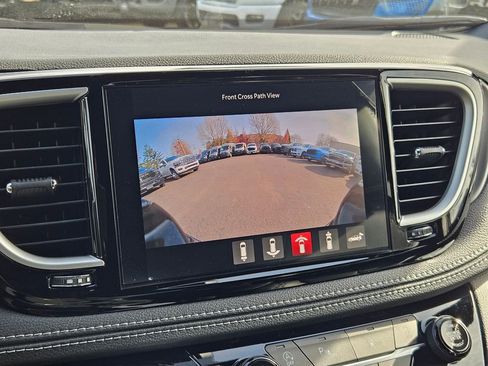 New 2026 Chrysler Pacifica Select image 27