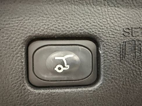 Used 2024 Ford Edge SEL w/ Convenience Package image 31