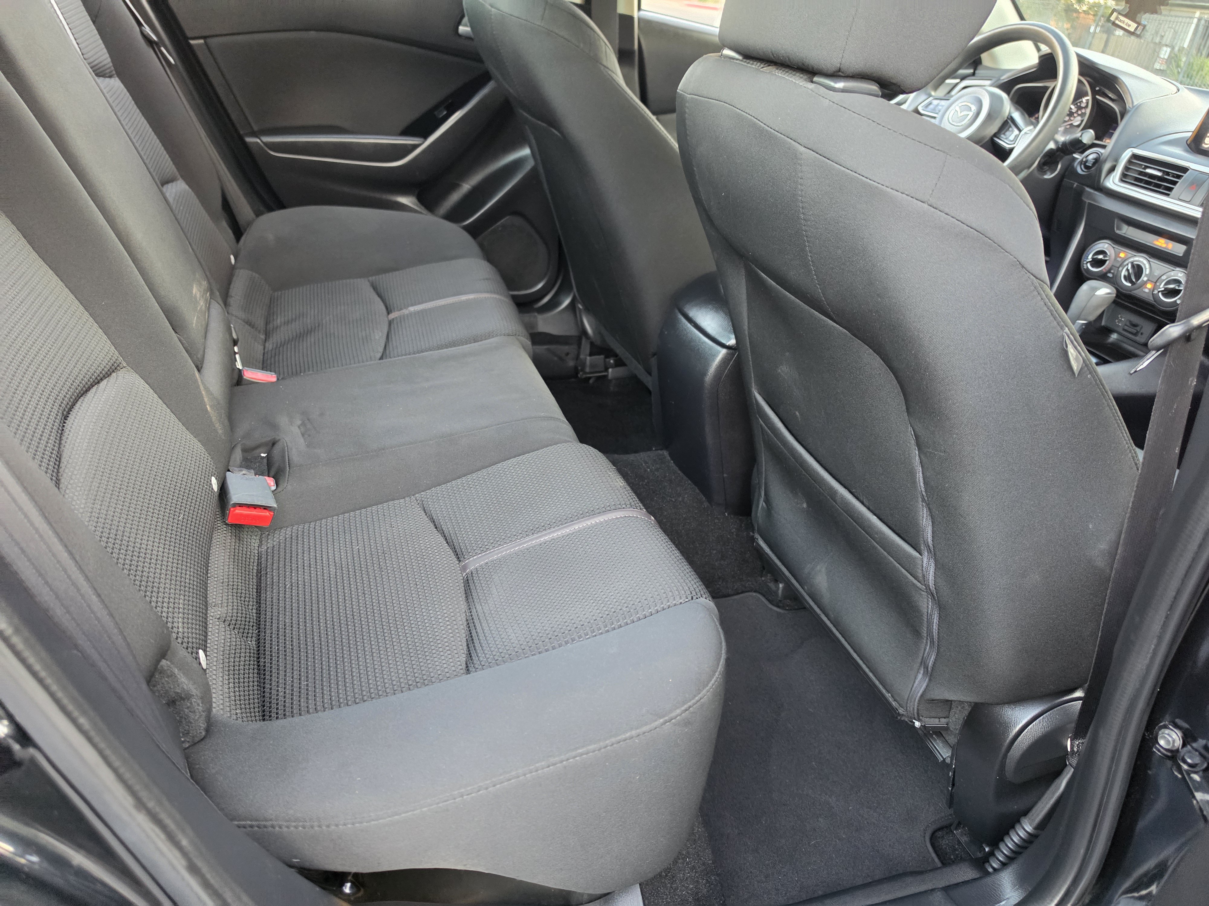 Used 2018 MAZDA MAZDA3 Sport w/ Preferred Equipment Package FWD image 17