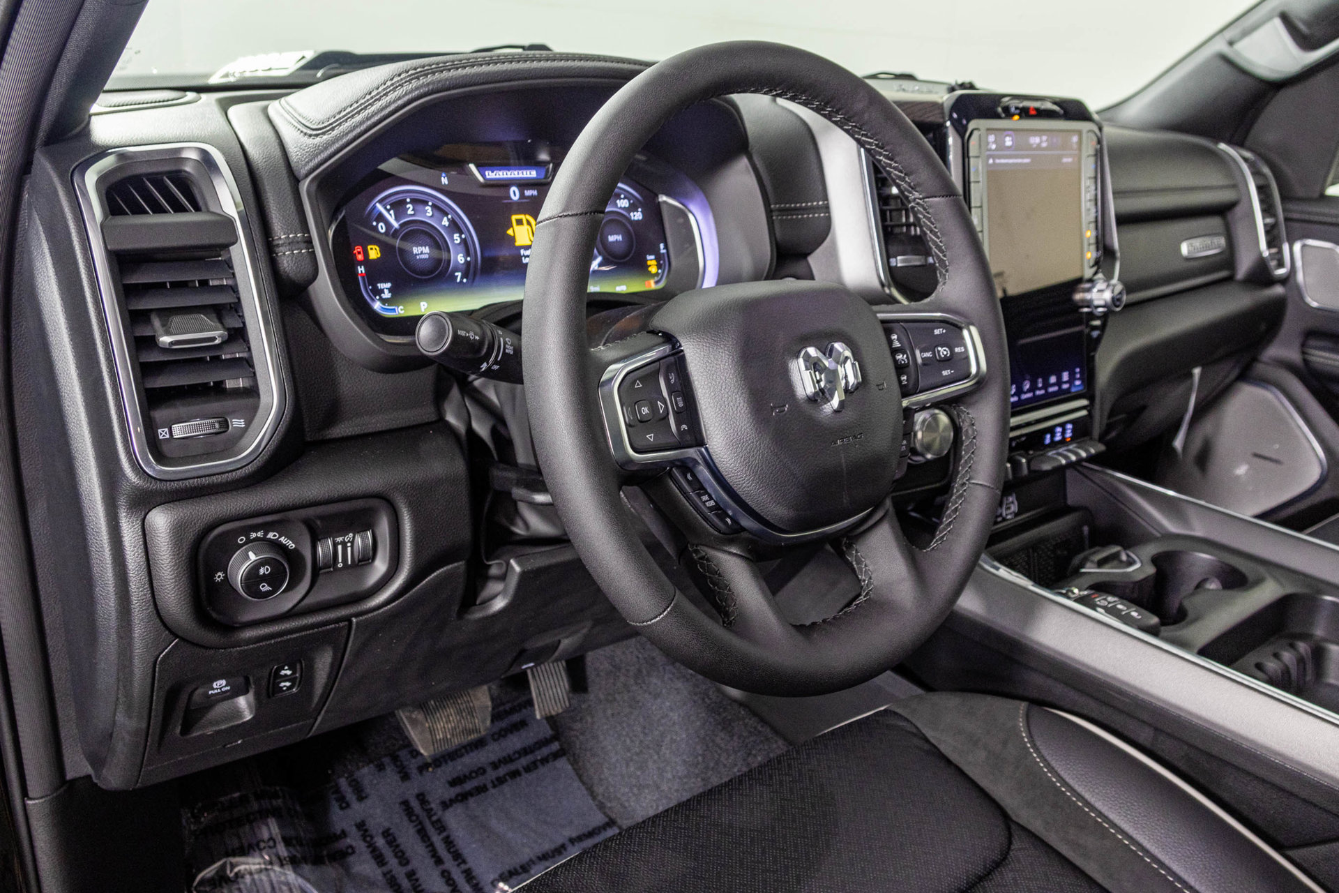 New 2027 RAM 1500 Laramie AWD/4WD image 3
