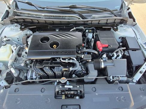 Used 2019 Nissan Altima 2.5 SR FWD image 9
