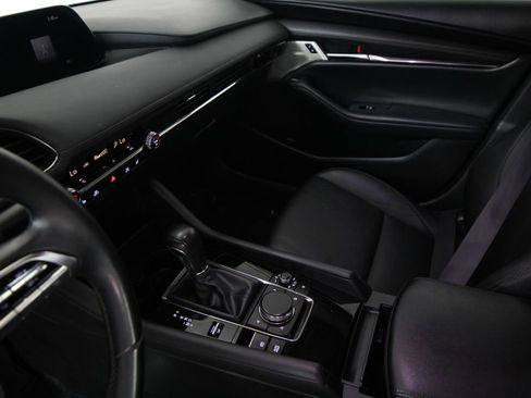 Used 2019 MAZDA MAZDA3 Sedan w/ Preferred Package FWD image 18