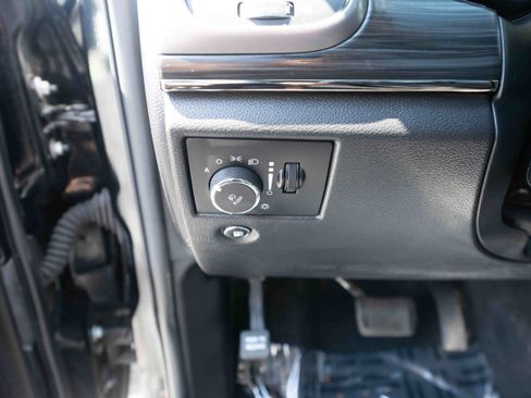 Used 2019 Jeep Grand Cherokee Limited X AWD/4WD image 11