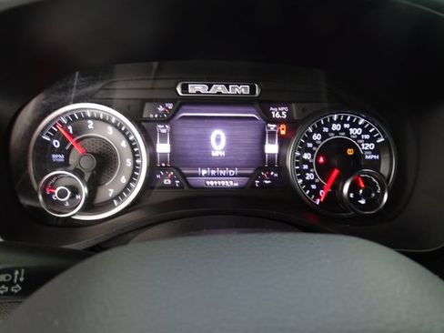 Used 2019 RAM 1500 Big Horn AWD/4WD image 16