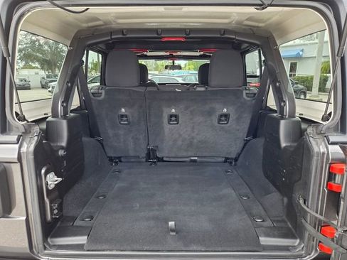 Used 2022 Jeep Wrangler Unlimited Willys image 10