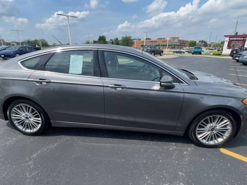 Used 2014 Ford Fusion SE w/ Equipment Group 202A FWD image 3