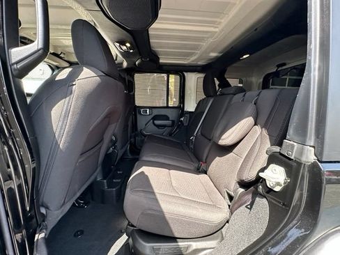 Used 2023 Jeep Wrangler Unlimited AWD/4WD image 32