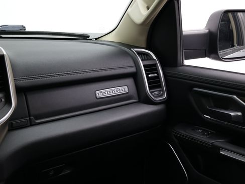Used 2019 RAM 1500 Laramie RWD image 38