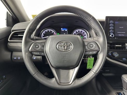 Used 2024 Toyota Camry SE image 14