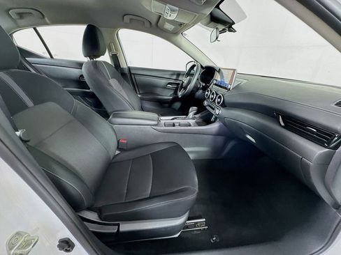 Used 2025 Nissan Sentra SV image 32