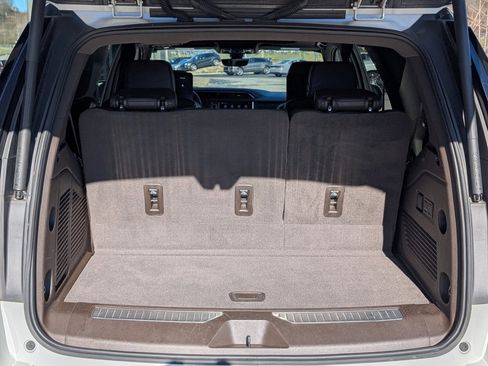 Used 2021 GMC Yukon Denali w/ Denali Premium Package image 32