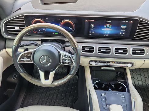 Used 2023 Mercedes-Benz GLS 450 4MATIC image 31