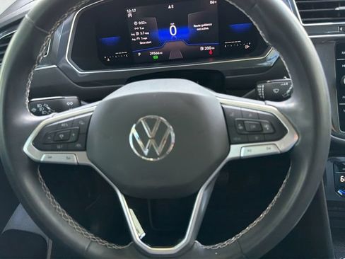 Certified 2022 Volkswagen Tiguan SE FWD image 12