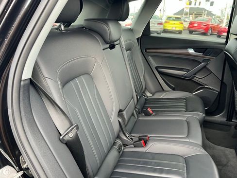 Used 2023 Audi Q5 2.0T Premium w/ Convenience Package image 39