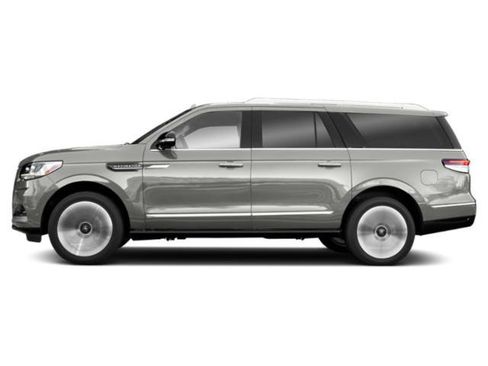 Used 2022 Lincoln Navigator Reserve AWD/4WD image 5