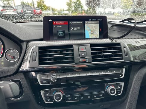 Used 2018 BMW M3 RWD image 22