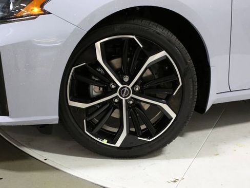 New 2025 Nissan Altima 2.5 SR image 2