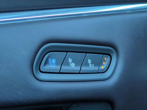 Used 2024 Cadillac Escalade ESV Sport Platinum w/ LPO, ONYX Package AWD/4WD image 23