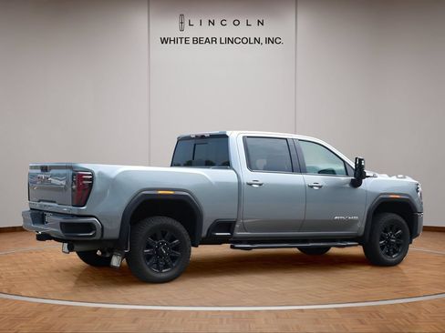Used 2024 GMC Sierra 3500 AT4 w/ Technology Package AWD/4WD image 5