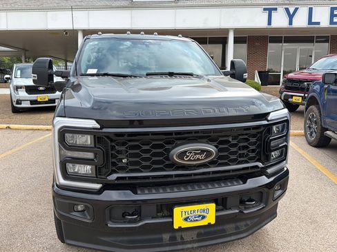 New 2026 Ford F250 Lariat w/ Black Appearance Package AWD/4WD image 3