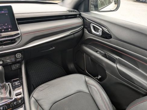 Used 2024 Jeep Compass Trailhawk image 17