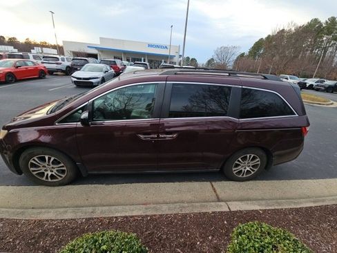Used 2011 Honda Odyssey EX-L image 2