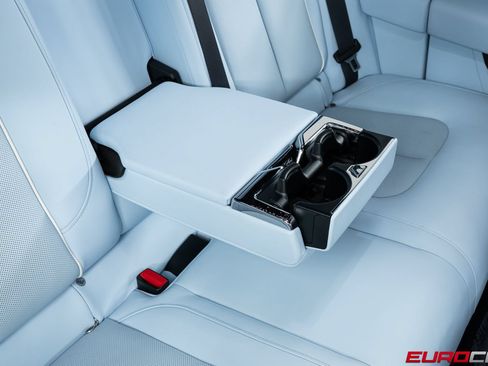 Used 2025 Rolls-Royce Cullinan AWD/4WD image 57
