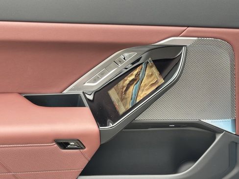 Used 2025 BMW 760i xDrive image 19