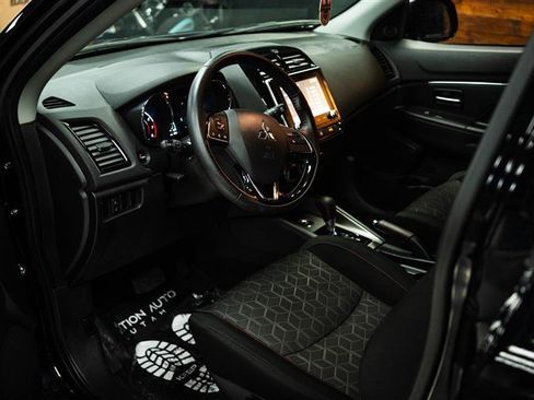 Used 2025 Mitsubishi Outlander Sport AWD image 8