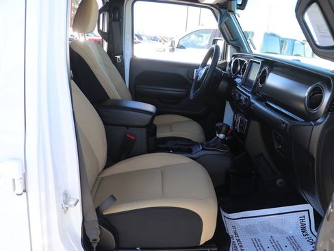 Used 2023 Jeep Gladiator Sport image 34