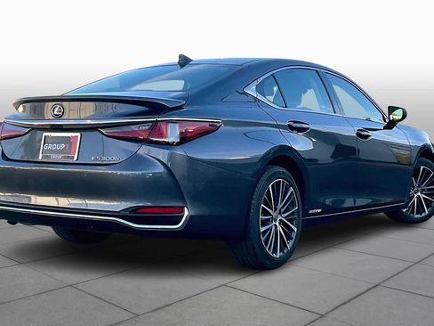 Used 2022 Lexus ES 300h w/ Premium Package image 13