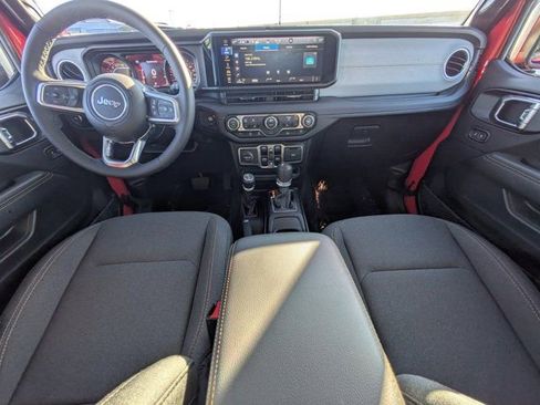 Used 2026 Jeep Wrangler Sahara image 12