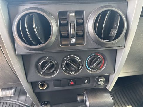 Used 2010 Jeep Wrangler Unlimited Sport AWD/4WD image 16
