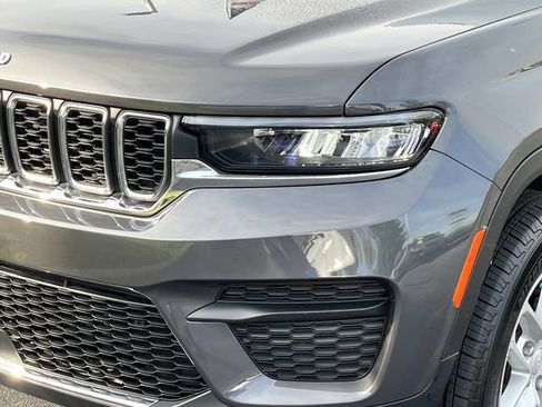 Used 2025 Jeep Grand Cherokee Laredo X AWD/4WD image 10
