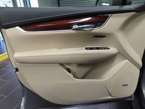 Used 2019 Cadillac XT5 Luxury image 14