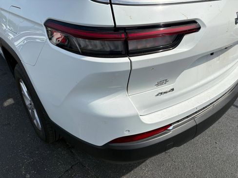 Used 2023 Jeep Grand Cherokee L Limited image 10