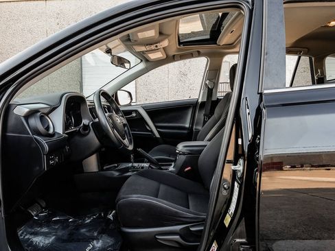 Used 2016 Toyota RAV4 XLE FWD image 4
