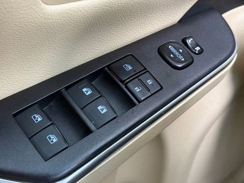 Used 2015 Toyota Camry LE FWD image 17