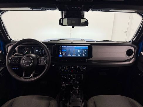 Used 2024 Jeep Wrangler Unlimited AWD/4WD image 23