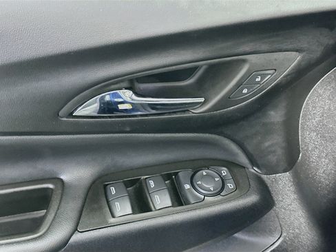 Used 2023 Chevrolet Equinox LT FWD image 15